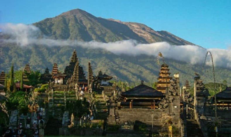 10 Gunung Tertinggi di Bali, Dianggap Suci hingga Makam Wali Pitu Penyebar Islam 10 Gunung Tertinggi di Bali, Dianggap Suci hingga Makam Wali Pitu Penyebar Islam