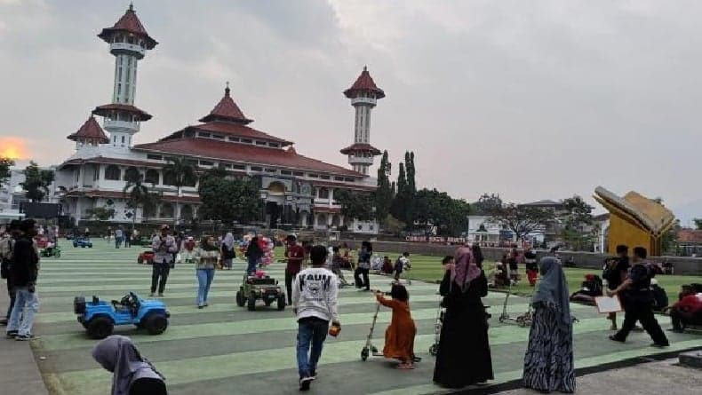 5 Makanan Khas Cianjur, Lezat dan Legendaris selama 1,5 Abad 5 Makanan Khas Cianjur, Lezat dan Legendaris selama 1,5 Abad