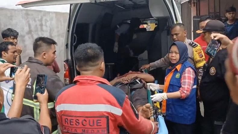 Lantai Kamar Mandi Ambles, Pria di Medan Terperosok Jatuh ke Lubang 4 Meter Lantai Kamar Mandi Ambles, Pria di Medan Terperosok Jatuh ke Lubang 4 Meter