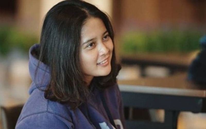 Profil dan Biodata Yulia Lorena, Istri Komika Nopek Novian yang Berprofesi sebagai Jurnalis Profil dan Biodata Yulia Lorena, Istri Komika Nopek Novian yang Berprofesi sebagai Jurnalis
