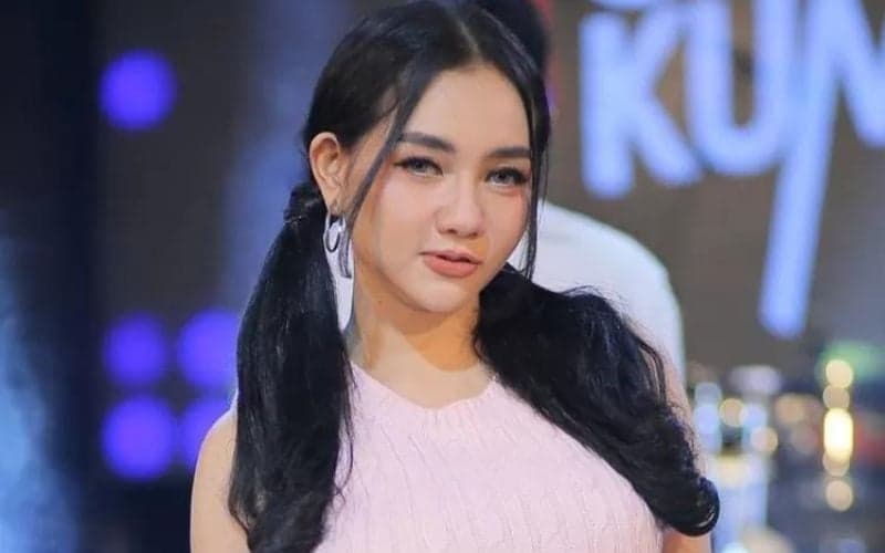 Profil dan Biodata Lala Widy, Pedangdut Cantik Sidoarjo yang Pernah Panen Saweran Rp300 Juta Profil dan Biodata Lala Widy, Pedangdut Cantik Sidoarjo yang Pernah Panen Saweran Rp300 Juta