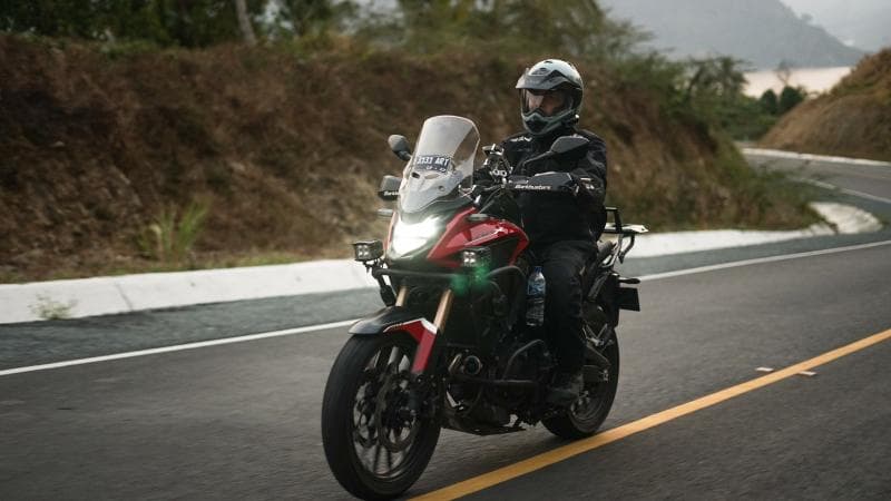 Tips bagi Pemula, Begini Cara Mengendarai Motor Kopling di Tanjakan Tips bagi Pemula, Begini Cara Mengendarai Motor Kopling di Tanjakan