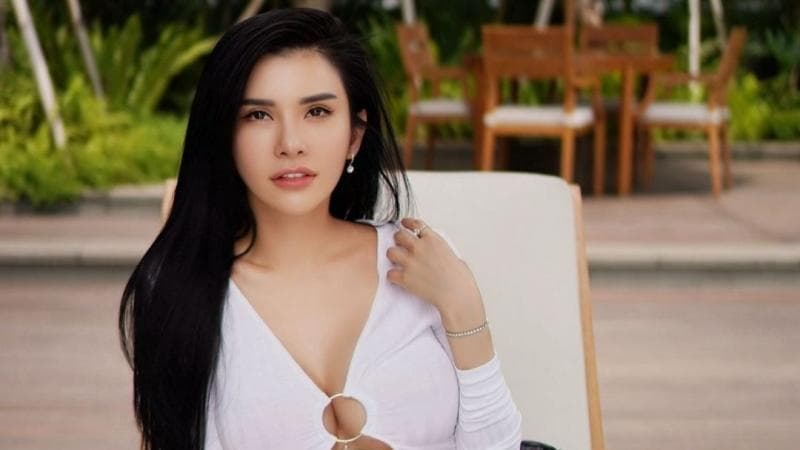 Intip Potret Maria Vania Duduk di Kolam Renang, Netizen: Hareudang Intip Potret Maria Vania Duduk di Kolam Renang, Netizen: Hareudang