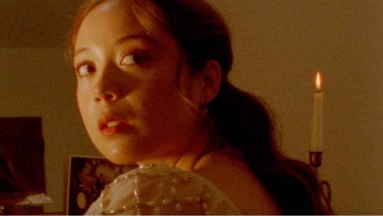 Makna Lagu Promise – Laufey, Menceritakan Seseorang yang Gagal Move On Makna Lagu Promise – Laufey, Menceritakan Seseorang yang Gagal Move On