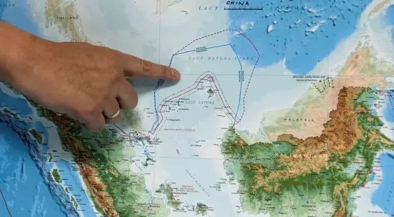Ancaman Konflik Laut China Selatan terhadap Kedaulatan Indonesia, Belajar dari Filipina Ancaman Konflik Laut China Selatan terhadap Kedaulatan Indonesia, Belajar dari Filipina