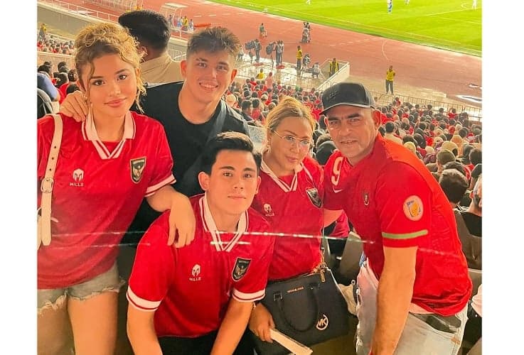 Berkelas! Cristian Gonzales Respons Videonya Nonton Timnas Indonesia di Kursi Tribune Berkelas! Cristian Gonzales Respons Videonya Nonton Timnas Indonesia di Kursi Tribune