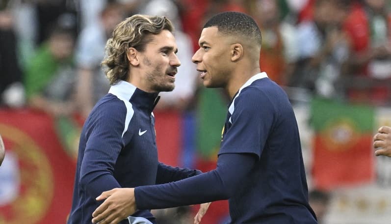 Kylian Mbappe dan Antoine Griezmann Tumpul, Rekan Setim di Timnas Prancis Cuek Kylian Mbappe dan Antoine Griezmann Tumpul, Rekan Setim di Timnas Prancis Cuek