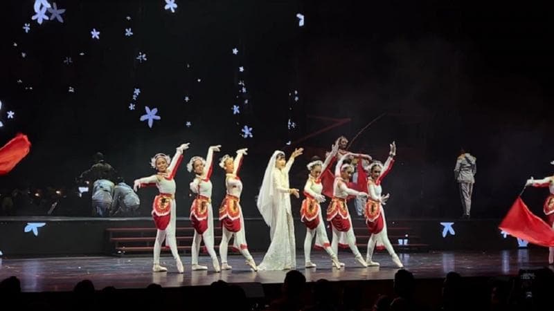 Potret Yura Yunita dan Isyana Sarasvati di Pagelaran Sabang Merauke 2024, Tampil Memesona dengan Baju Adat Potret Yura Yunita dan Isyana Sarasvati di Pagelaran Sabang Merauke 2024, Tampil Memesona dengan Baju Adat