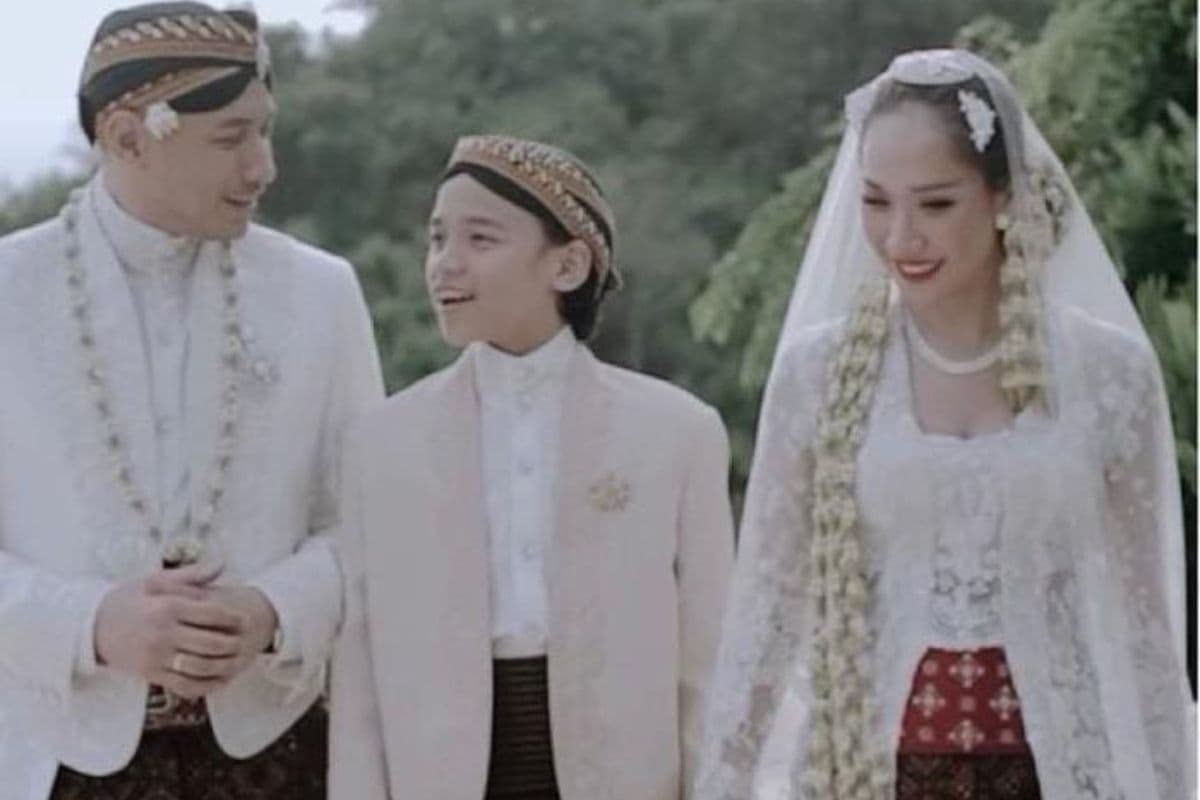 Potret Bunga Citra Lestari dan Noah Bareng Tiko Aryawardhana, Netizen: Anak dari Suami Kemana? Potret Bunga Citra Lestari dan Noah Bareng Tiko Aryawardhana, Netizen: Anak dari Suami Kemana?