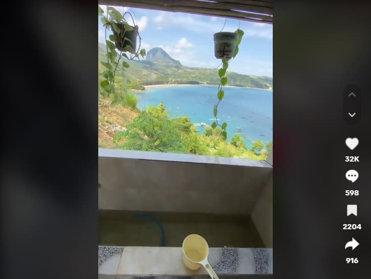 Viral Toilet Paling Estetik di Dunia dengan View Pantai dan Bukit, Lokasinya di Indonesia Lho Viral Toilet Paling Estetik di Dunia dengan View Pantai dan Bukit, Lokasinya di Indonesia Lho