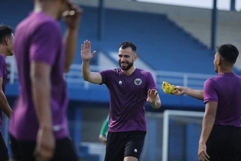 Kisah Kevin Diks dan Jordi Amat, Pesepakbola yang Ternyata Sama-Sama Punya Garis Keturunan Raja di Indonesia Kisah Kevin Diks dan Jordi Amat, Pesepakbola yang Ternyata Sama-Sama Punya Garis Keturunan Raja di Indonesia