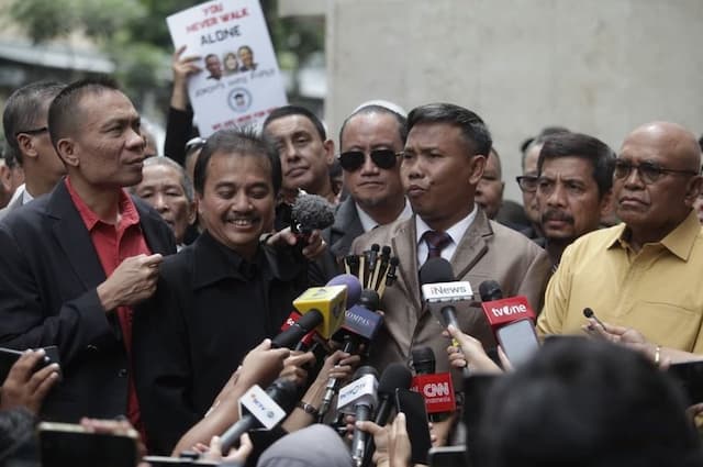 Besok Gelar Perkara Khusus, Roy Suryo Cs Ingin Pastikan Ijazah Jokowi Sudah Disita Besok Gelar Perkara Khusus, Roy Suryo Cs Ingin Pastikan Ijazah Jokowi Sudah Disita