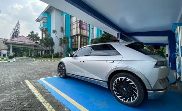 Libur Nataru, Ini Daftar Lengkap Lokasi SPKLU di Tol Trans Jawa Libur Nataru, Ini Daftar Lengkap Lokasi SPKLU di Tol Trans Jawa