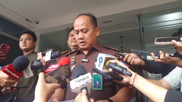 Kejagung Tetapkan Kepala Kejari Bangka Tengah Tersangka Korupsi, Terima Duit Rp840 Juta Kejagung Tetapkan Kepala Kejari Bangka Tengah Tersangka Korupsi, Terima Duit Rp840 Juta