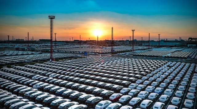 China Buat Aturan Baru Atasi Fenomena Mobil Bekas Nol Kilometer China Buat Aturan Baru Atasi Fenomena Mobil Bekas Nol Kilometer