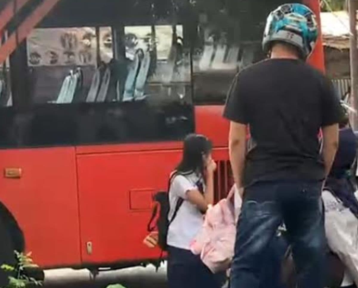 Tragis, Pejalan Kaki Tewas Terlindas Bus Transjakarta di Cilandak Jaksel Tragis, Pejalan Kaki Tewas Terlindas Bus Transjakarta di Cilandak Jaksel