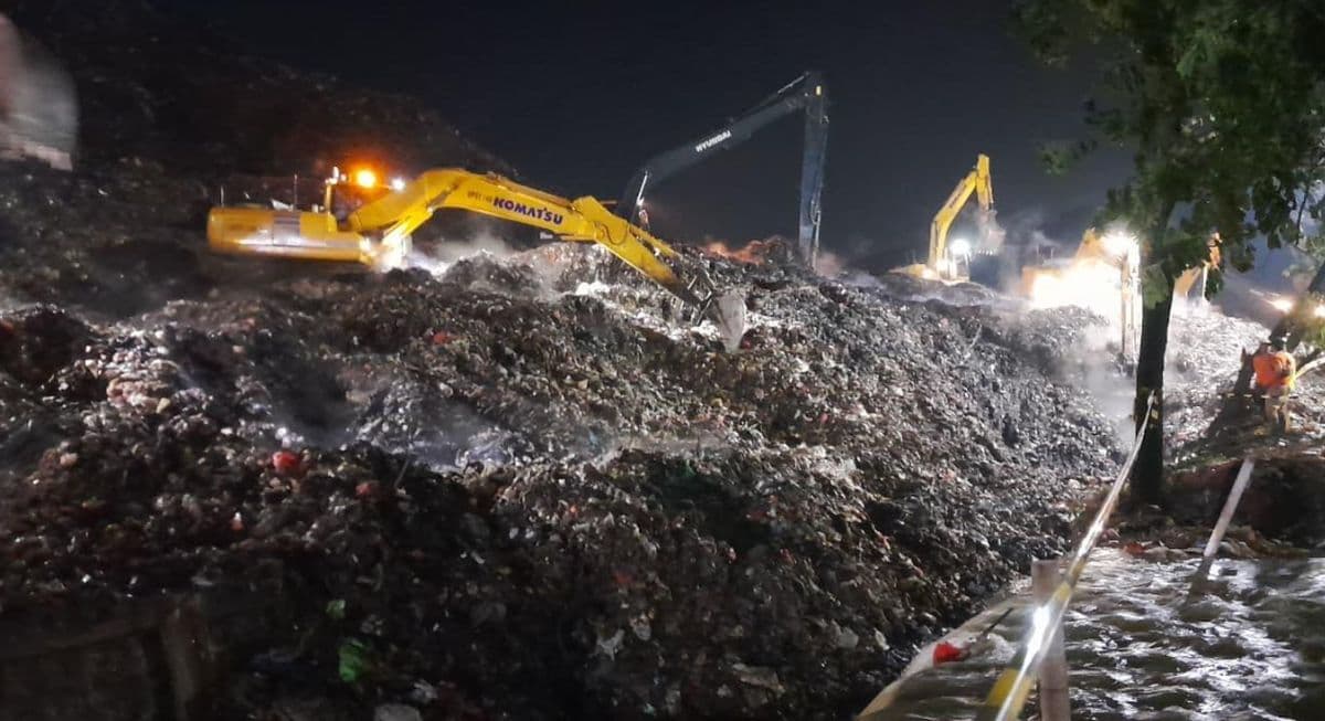 7 Fakta Gunungan Sampah Bantargebang Longsor Tewaskan 4 Orang 7 Fakta Gunungan Sampah Bantargebang Longsor Tewaskan 4 Orang