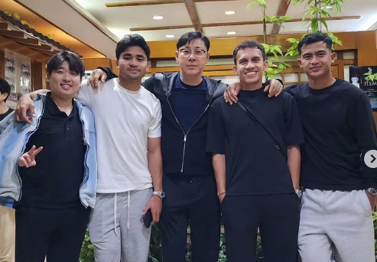 Shin Tae-yong Reuni dengan 3 Anak Emasnya di Timnas Indonesia, Komentar Shin Jae-won Jadi Sorotan! Shin Tae-yong Reuni dengan 3 Anak Emasnya di Timnas Indonesia, Komentar Shin Jae-won Jadi Sorotan!