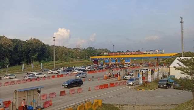 Puncak Arus Balik, 285 Ribu Kendaraan Diprediksi Padati Tol Transjawa Puncak Arus Balik, 285 Ribu Kendaraan Diprediksi Padati Tol Transjawa