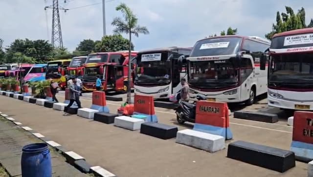 Arus Balik Lebaran di Terminal Kampung Rambutan, Penumpang Jangan Turun di Pinggir Jalan! Arus Balik Lebaran di Terminal Kampung Rambutan, Penumpang Jangan Turun di Pinggir Jalan!