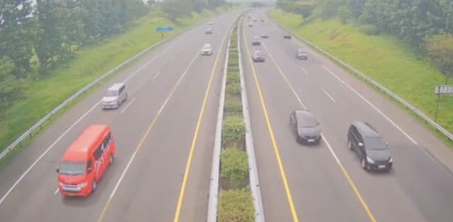 36 Ribu Kendaraan Melintasi Tol Cipali Menuju Jakarta saat Puncak Arus Balik 36 Ribu Kendaraan Melintasi Tol Cipali Menuju Jakarta saat Puncak Arus Balik