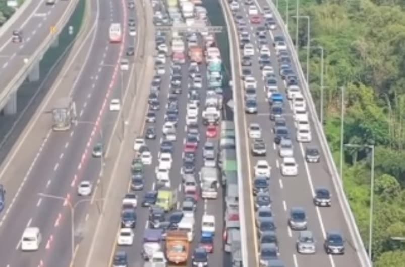 Arus Balik Lebaran, One Way dari Km 132 hingga Km 70 Diberlakukan Hari Ini Arus Balik Lebaran, One Way dari Km 132 hingga Km 70 Diberlakukan Hari Ini