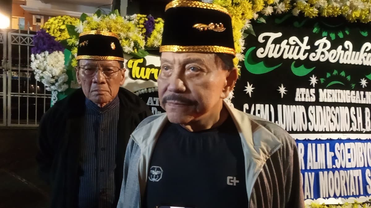 Hendropriyono Melayat ke Rumah Duka Juwono: Dia Sipil, tapi Jiwanya Militan Hendropriyono Melayat ke Rumah Duka Juwono: Dia Sipil, tapi Jiwanya Militan