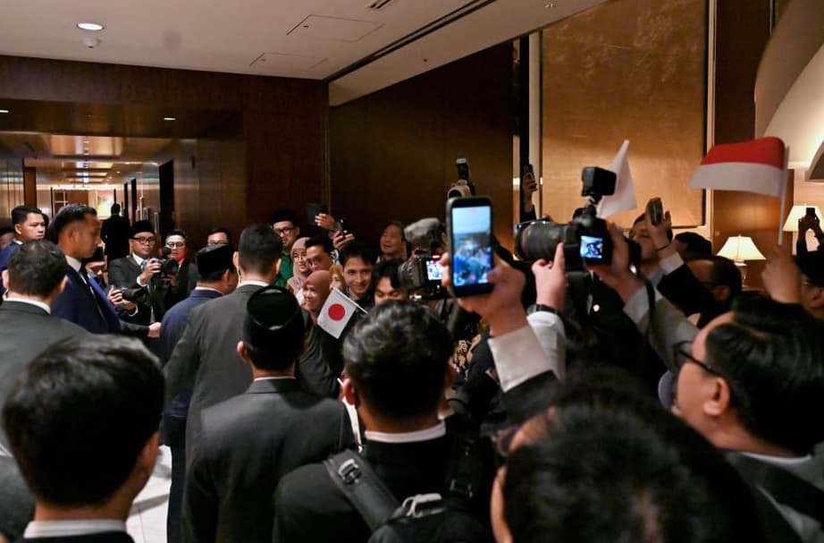 Diaspora Indonesia Berbondong-bondong Sambut Kedatangan Prabowo di Tokyo Diaspora Indonesia Berbondong-bondong Sambut Kedatangan Prabowo di Tokyo