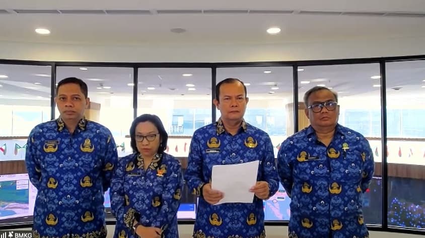 Gempa Besar M,76 Bitung, BMKG: Waspada Potensi Tsunami hingga 3 Meter! Gempa Besar M,76 Bitung, BMKG: Waspada Potensi Tsunami hingga 3 Meter!