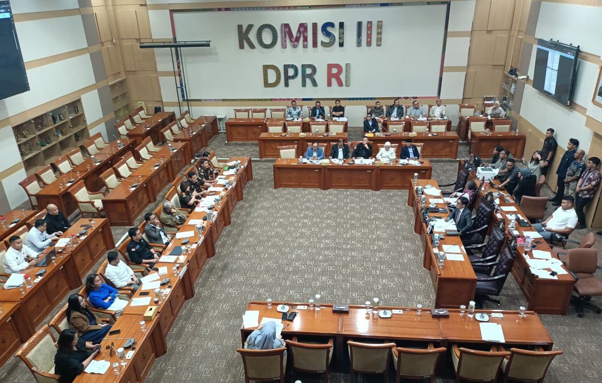 Jaksa Bantah Intimidasi Amsal Sitepu dalam Rapat Komisi III DPR Jaksa Bantah Intimidasi Amsal Sitepu dalam Rapat Komisi III DPR