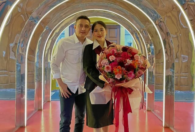 Kisah Asmara Ricky Subagja, Legenda Bulu Tangkis Indonesia yang Menikahi Perempuan Cantik Berusia 26 Tahun Lebih Muda Kisah Asmara Ricky Subagja, Legenda Bulu Tangkis Indonesia yang Menikahi Perempuan Cantik Berusia 26 Tahun Lebih Muda