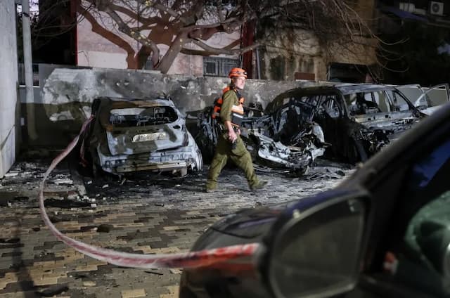 Hari Ke-36 Perang Iran: Jet Tempur AS Ditembak Jatuh, Lokasi Israel Dihantam Rudal Hari Ke-36 Perang Iran: Jet Tempur AS Ditembak Jatuh, Lokasi Israel Dihantam Rudal