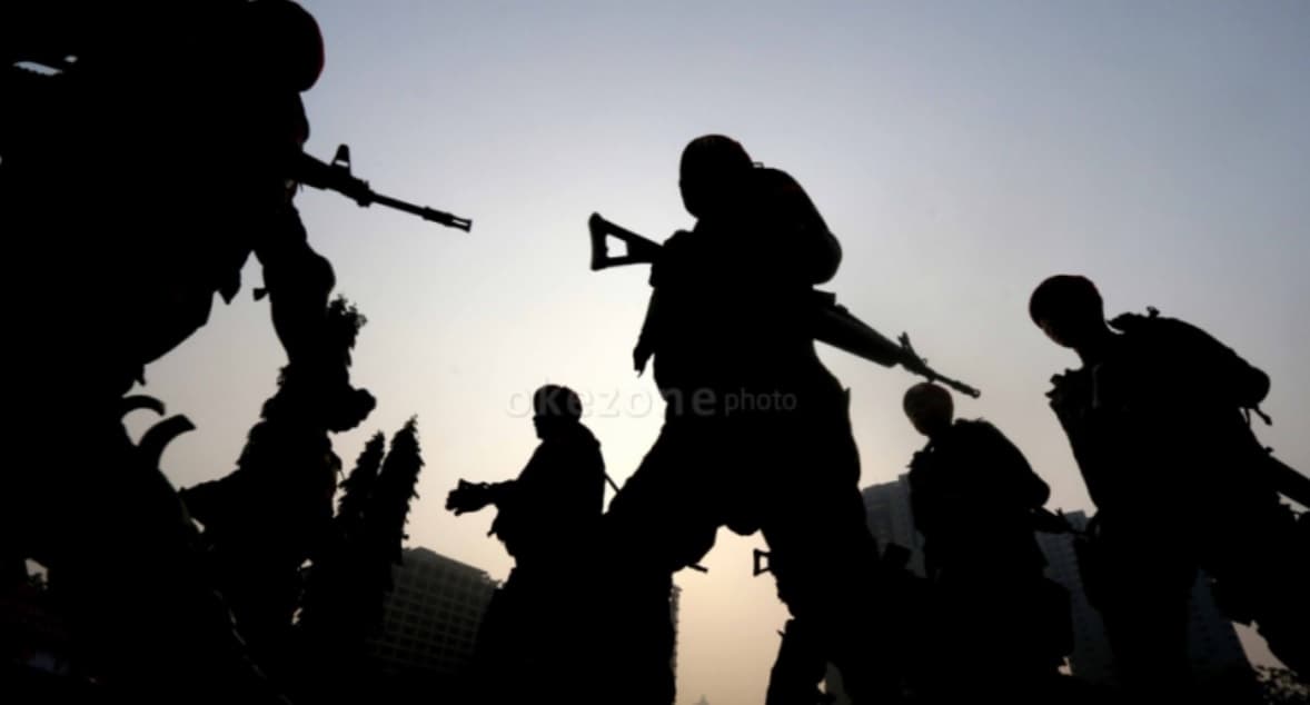 Keroyok Pengunjung Diskotek, 5 Anggota TNI Ditahan Denpom Keroyok Pengunjung Diskotek, 5 Anggota TNI Ditahan Denpom