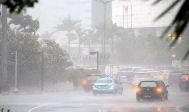 Hujan Badai Terjang Tangsel: 25 Titik Banjir, 13 Lokasi Longsor Hujan Badai Terjang Tangsel: 25 Titik Banjir, 13 Lokasi Longsor