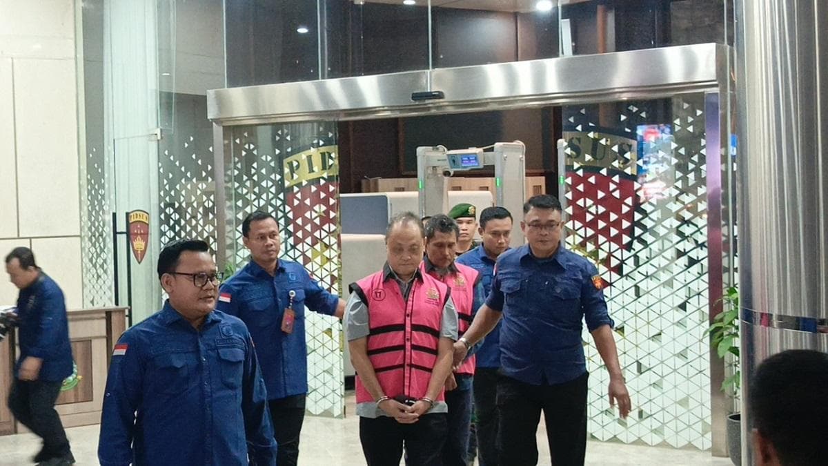 Kejagung Tetapkan 7 Tersangka Kasus Dugaan Korupsi Minyak Mentah Petral Kejagung Tetapkan 7 Tersangka Kasus Dugaan Korupsi Minyak Mentah Petral