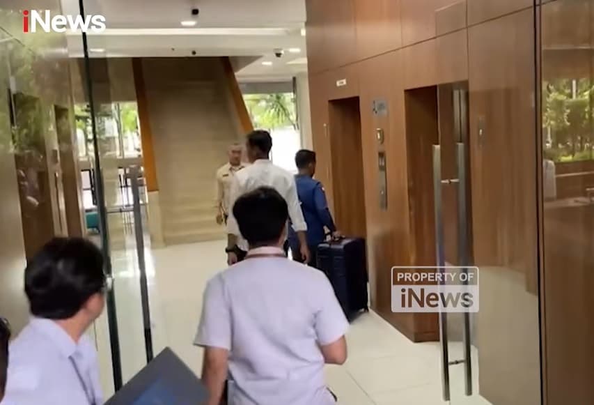 Kejati Jakarta Sita Dokumen hingga Perangkat Elektronik Usai Geledah Kantor Kementerian PU Kejati Jakarta Sita Dokumen hingga Perangkat Elektronik Usai Geledah Kantor Kementerian PU