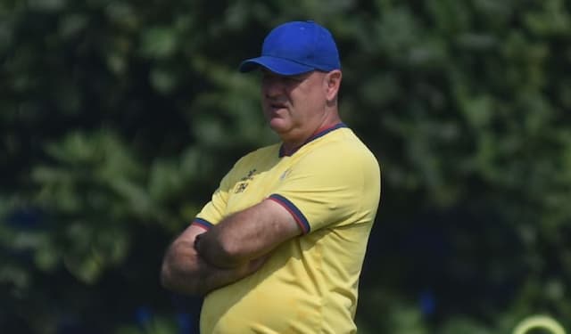 Persib Bandung Tawarkan Kontrak Fantastis ke Bojan Hodak, Bertahan atau Pergi? Persib Bandung Tawarkan Kontrak Fantastis ke Bojan Hodak, Bertahan atau Pergi?