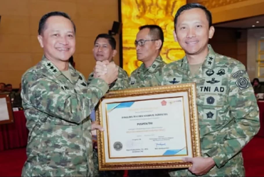 Lima Satker Raih WBK, Jenderal Kopassus: TNI Wujudkan Tata Kelola Pemerintahan yang Terbuka Lima Satker Raih WBK, Jenderal Kopassus: TNI Wujudkan Tata Kelola Pemerintahan yang Terbuka