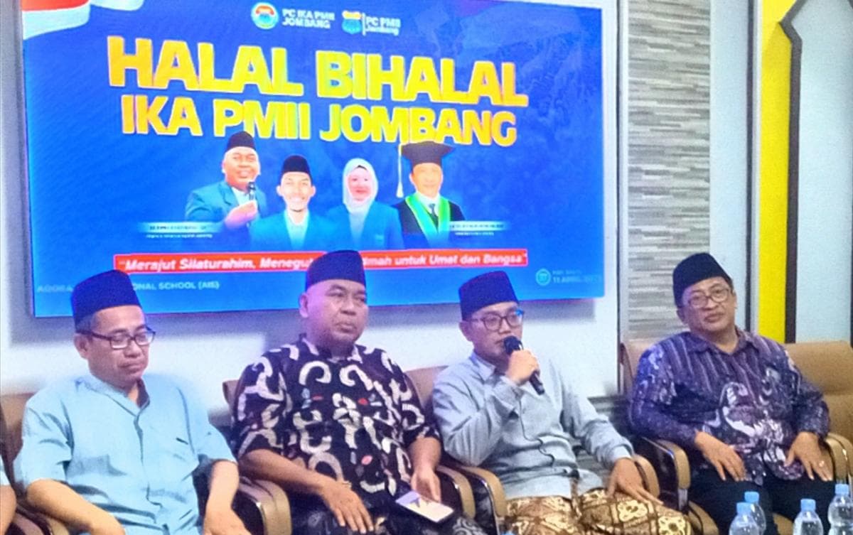 Cucu Pendiri NU Bikin Heboh saat Halal Bihalal IKA PMII Jombang Cucu Pendiri NU Bikin Heboh saat Halal Bihalal IKA PMII Jombang