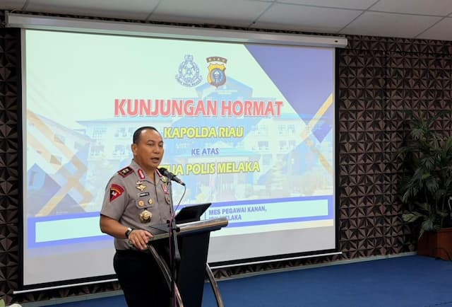 Kapolda Riau Rotasi Personel Polsek Panipahan Buntut Kericuhan Rumah Terduga Bandar Narkoba Kapolda Riau Rotasi Personel Polsek Panipahan Buntut Kericuhan Rumah Terduga Bandar Narkoba