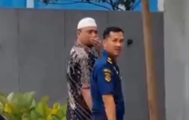 Heboh Narapidana ke Kafe Dikawal Petugas, Ditjenpas: Bakal Disanksi jika Terbukti Melanggar! Heboh Narapidana ke Kafe Dikawal Petugas, Ditjenpas: Bakal Disanksi jika Terbukti Melanggar!