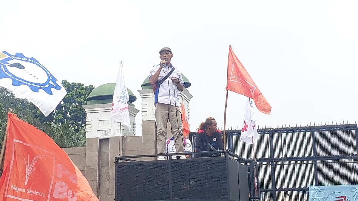 Buruh Demo di DPR, Ini Daftar Tuntutannya! Buruh Demo di DPR, Ini Daftar Tuntutannya!