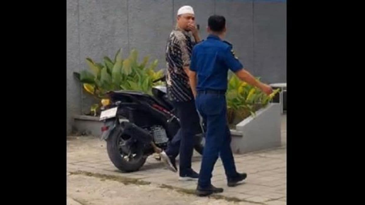 Viral Napi Korupsi Tambang Terciduk Nongkrong di Kedai Kopi, Ini Kronologinya Viral Napi Korupsi Tambang Terciduk Nongkrong di Kedai Kopi, Ini Kronologinya