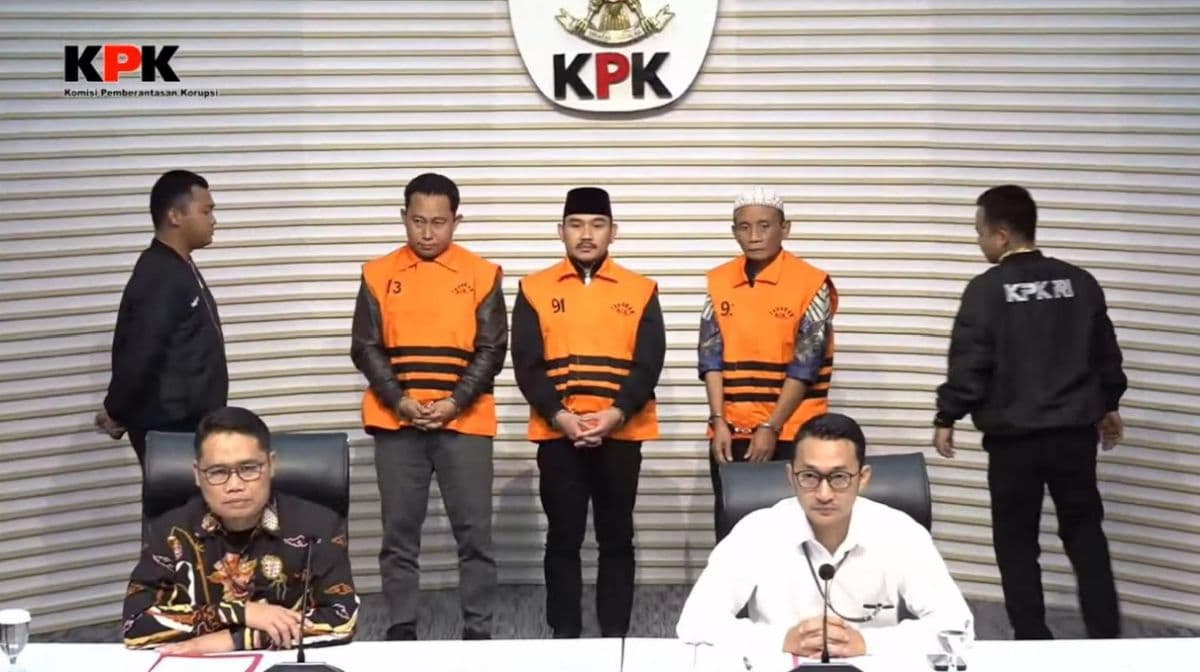 Bupati Bekasi Ade Kuswara dan Ayahnya Segera Disidang di 'Meja Hijau' Bupati Bekasi Ade Kuswara dan Ayahnya Segera Disidang di 'Meja Hijau'