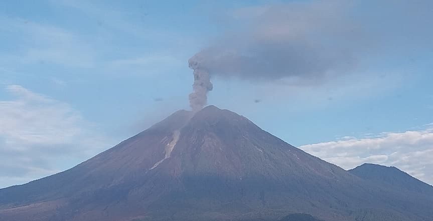 Gunung Semeru Kembali Menggeliat, 7 Kali Erupsi Hari Ini Gunung Semeru Kembali Menggeliat, 7 Kali Erupsi Hari Ini