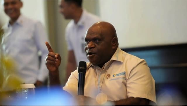 Menteri HAM Nilai Kritik Feri Amsari-Ubaedillah Badrun Tak Perlu Dilaporkan Menteri HAM Nilai Kritik Feri Amsari-Ubaedillah Badrun Tak Perlu Dilaporkan