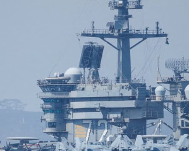 Iran Luncurkan Drone Bidik Kapal Perang AS Iran Luncurkan Drone Bidik Kapal Perang AS