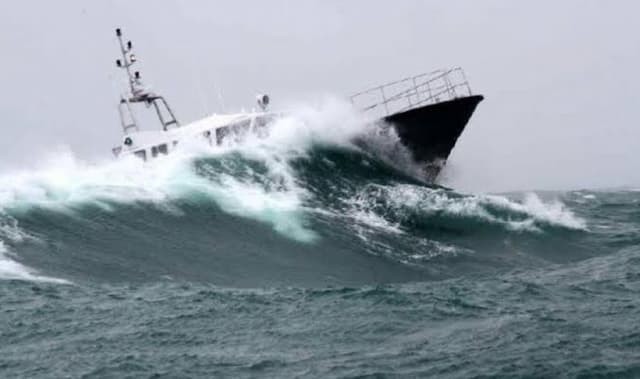 Waspada, Gelombang 4 Meter Potensi Terjang Laut Indonesia hingga 22 April Waspada, Gelombang 4 Meter Potensi Terjang Laut Indonesia hingga 22 April