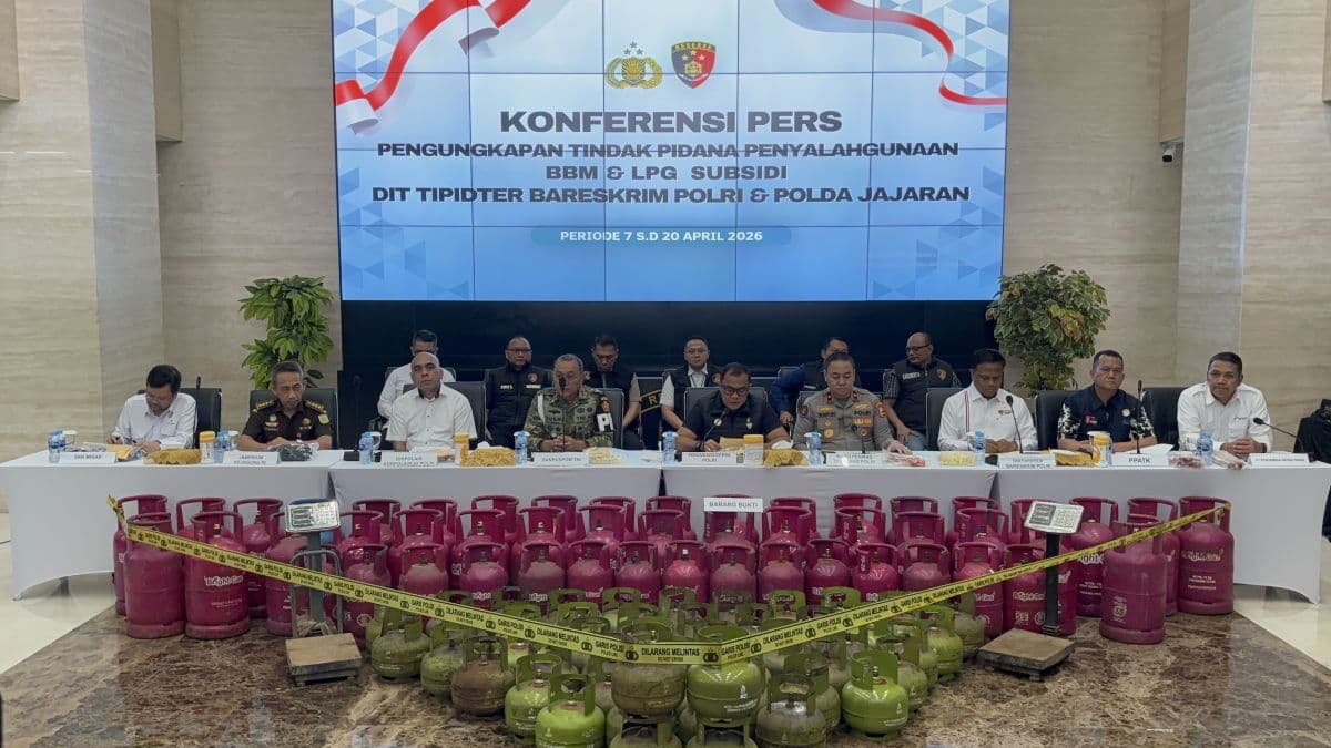 Polri Bongkar Penyalahgunaan BBM-LPG Subsidi, Kerugian Negara Rp243 Miliar dalam 13 Hari Polri Bongkar Penyalahgunaan BBM-LPG Subsidi, Kerugian Negara Rp243 Miliar dalam 13 Hari