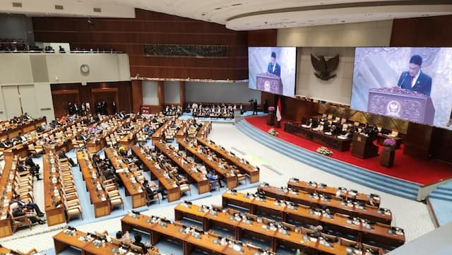 12 Poin Aturan Pekerja Rumah Tangga dalam UU PPRT 12 Poin Aturan Pekerja Rumah Tangga dalam UU PPRT